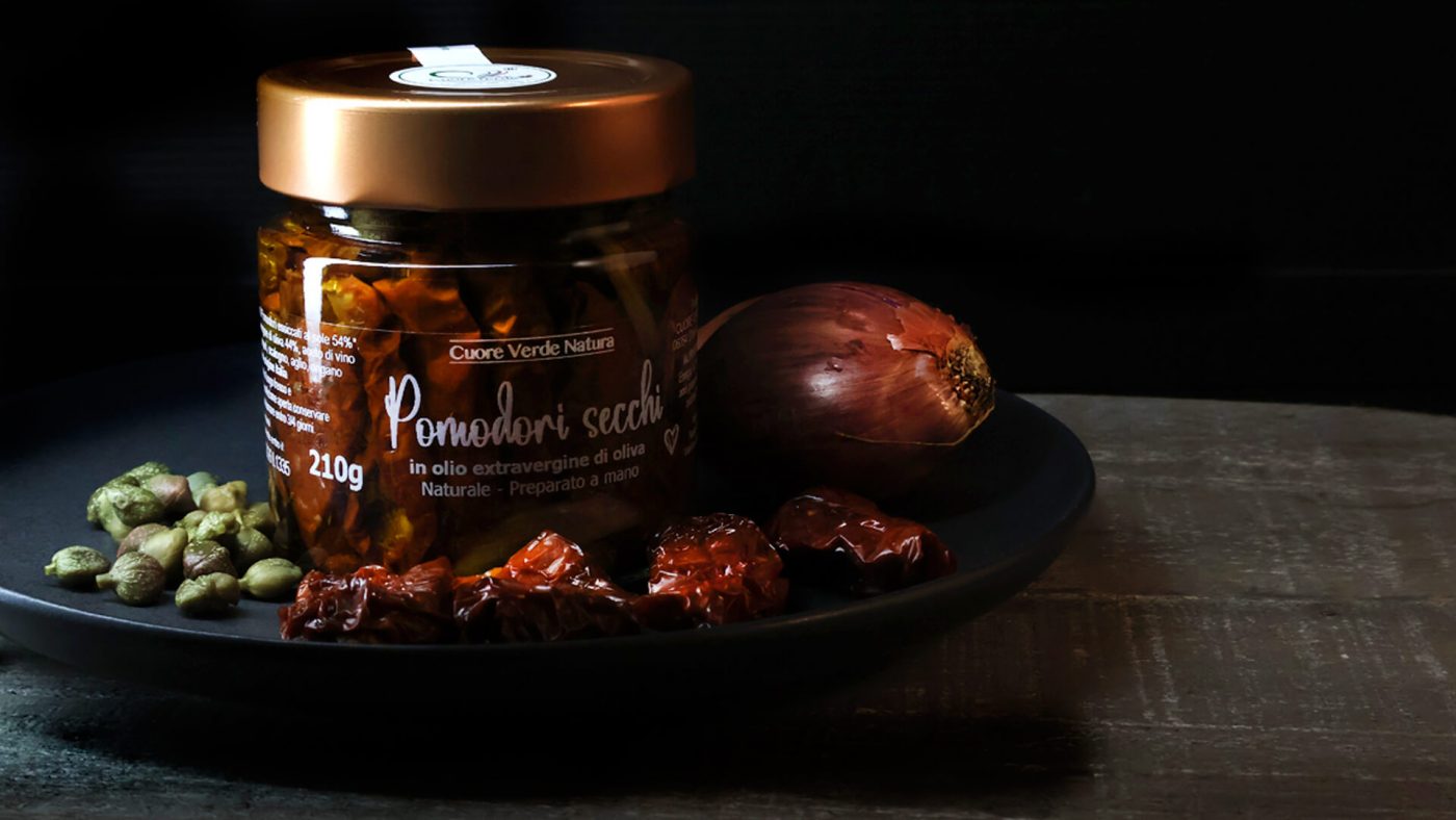 Pomodori-secchi-capperi e scalogno