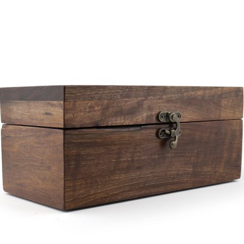 Scrigno-legno-massello realizzato a mano