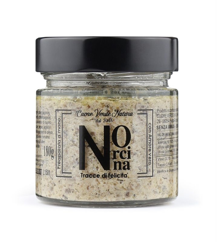 Condimento alla Norcina nel formato da 180 grammi pronto all'uso; preparato a mano dal gusto naturale e ricco, in un elegante vaso con tappo nero.