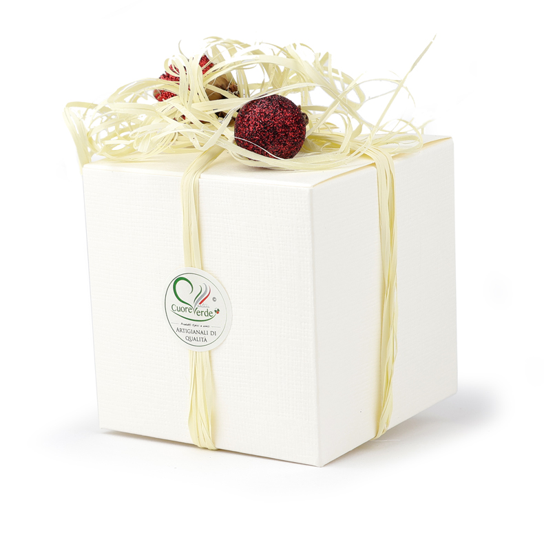BonCubo-bianco-beige Confezione regalo BonCubo Cuore Verde Natura; scatola contenenti un solo prodotto artigianale di alta qualità in questo caso con Crema di Zafferano e Tartufo ma è possibile personalizzarlo con tutti i nostri prodotti che rientrano nelle misure specifiche del cubo.